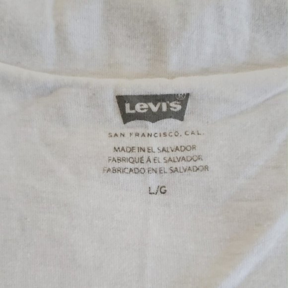 Levi's T-shirt with Raw Neckline Size L NWOT - Picture 4 of 4